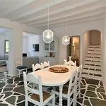 Santa Flora 3 Bedroom House A Parikiaas Edge بيت للعطل *