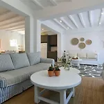 Santa Flora 3 Bedroom House A Parikiaas Edge بيت للعطل *