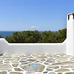 Santa Flora 3 Bedroom House A Parikiaas Edge