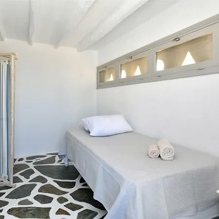 Santa Flora 3 Bedroom House A Parikiaas Edge Ferienhaus