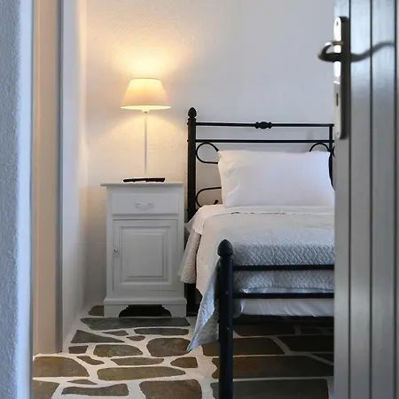 Santa Flora 3 Bedroom House A Parikiaas Edge Páros