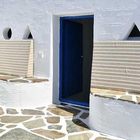 Santa Flora 3 Bedroom House A Parikiaas Edge Ferienhaus