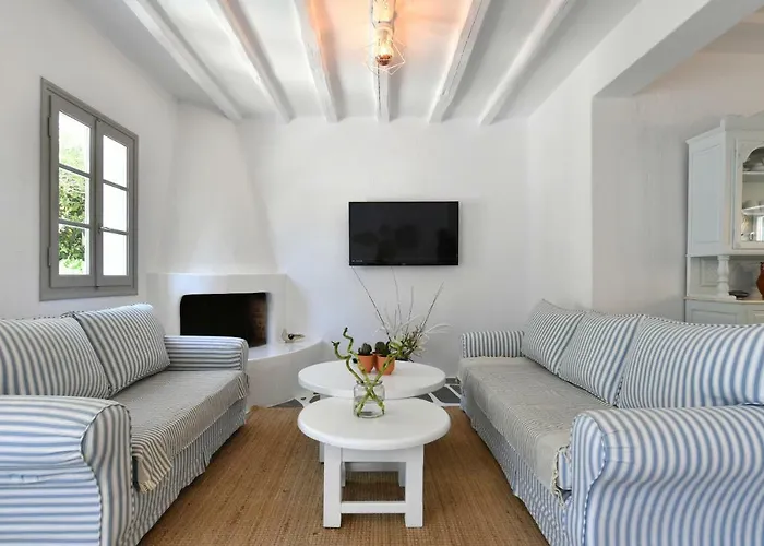 Santa Flora 3 Bedroom House â Parikiaâs Edge Casa de Férias